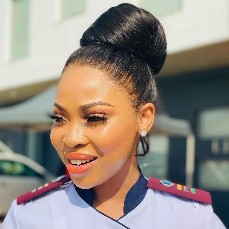 Worth | Silky Straight 360 Lace Wig-01