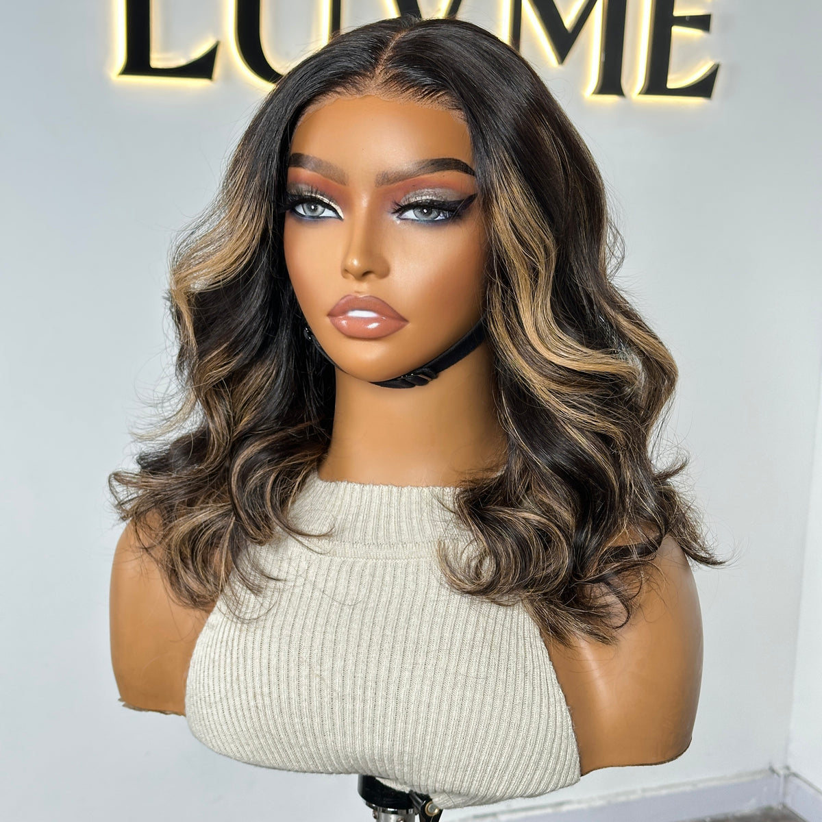 Worth | Stunning Highlight Body Wave 4x4 Glueless Lace Wig-02