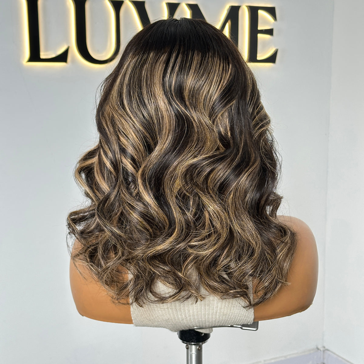 Worth | Stunning Highlight Body Wave 4x4 Glueless Lace Wig-04