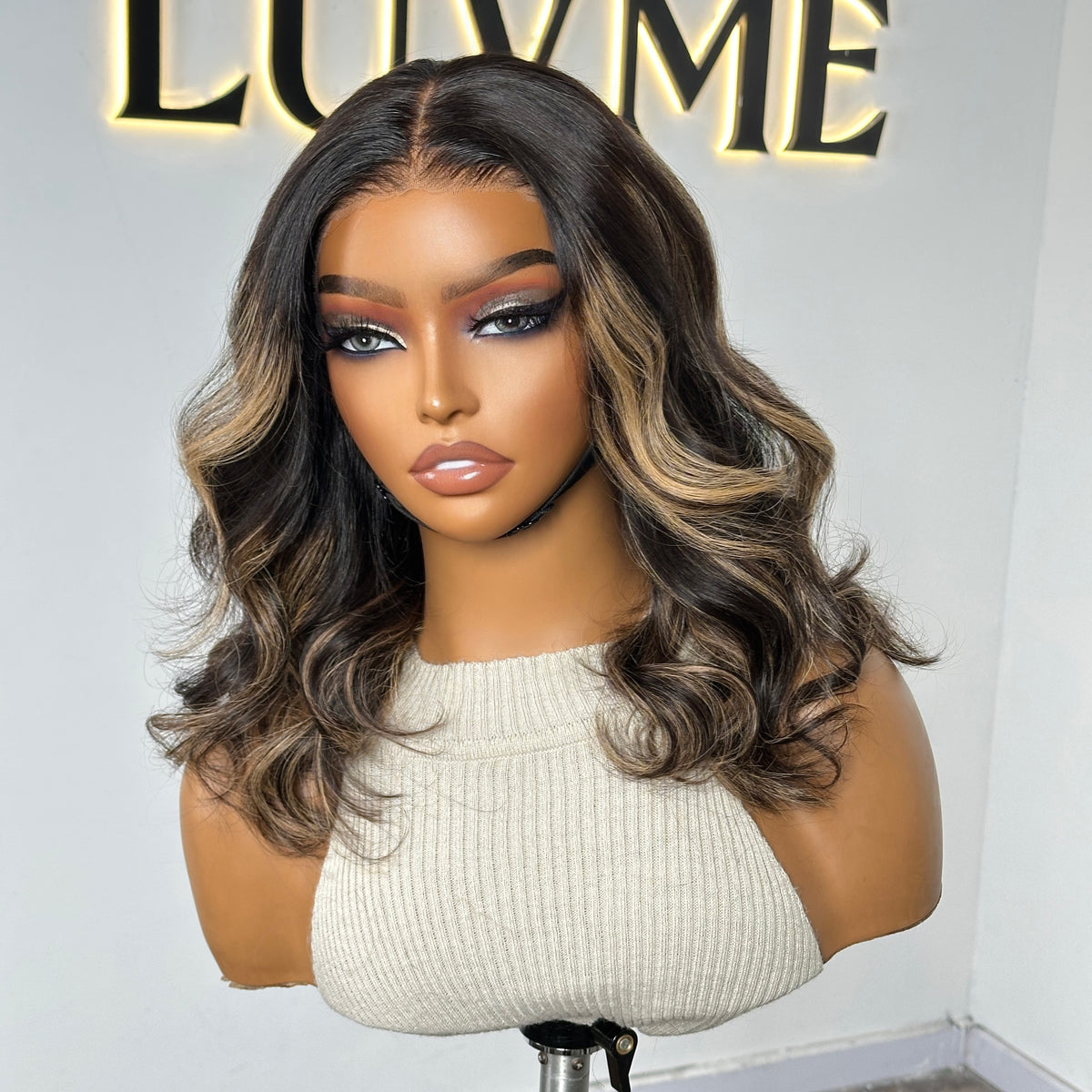 Worth | Stunning Highlight Body Wave 4x4 Glueless Lace Wig-03